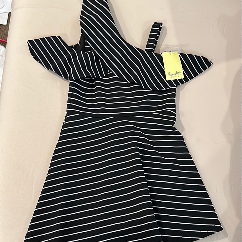 Bardot Junior size 4 girls nwt dress